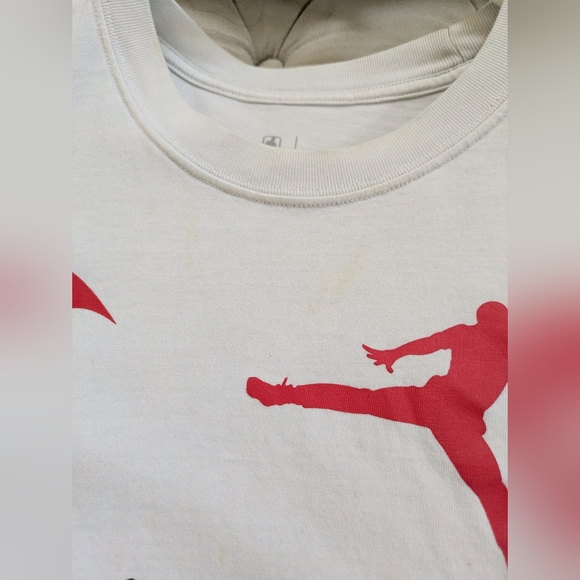 Nike White Chicago Bulls Graphic T-Shirt - Picture 2 of 8
